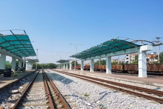 Giao vốn bảo trì đường sắt quốc gia cho Tổng công ty Đường sắt