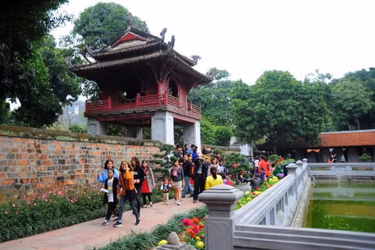 Hà Nội đón gần 2 triệu lượt khách du lịch trong tháng 2