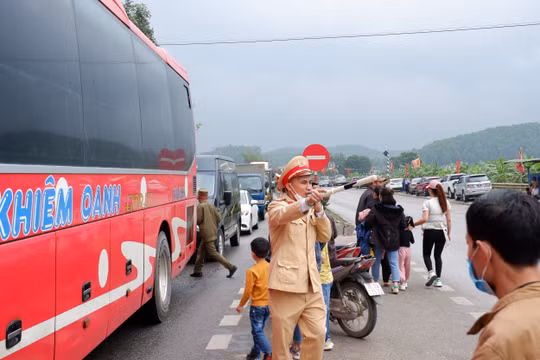 Thanh Hóa: Hơn 100 cán bộ chiến sĩ bảo đảm an ninh trật tự Lễ hội Đền Bà Triệu