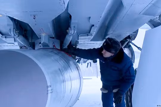 Tên lửa siêu thanh Dao găm của Nga mạnh cỡ nào?