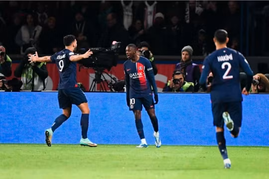 PSG đánh bại Monaco trong trận cầu 7 bàn