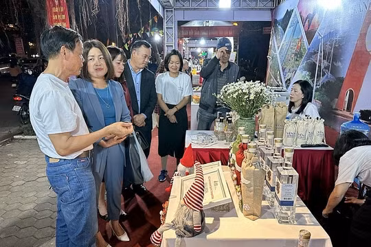 Khai mạc “Ngày hội sản phẩm Quảng Trị tại Hà Nội năm 2023”