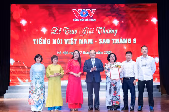 Tôn vinh những gương mặt có nhiều đóng góp cho thương hiệu “Tiếng nói Việt Nam”