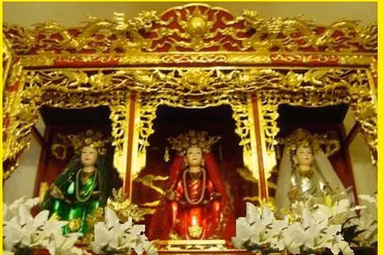 Văn khấn cầu duyên trước bàn thờ Mẫu