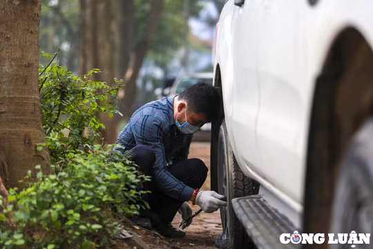 Hà Nội: Đỗ xe quanh hồ Linh Đàm, sau 1 đêm hàng chục chiếc ô tô bị chọc thủng lốp