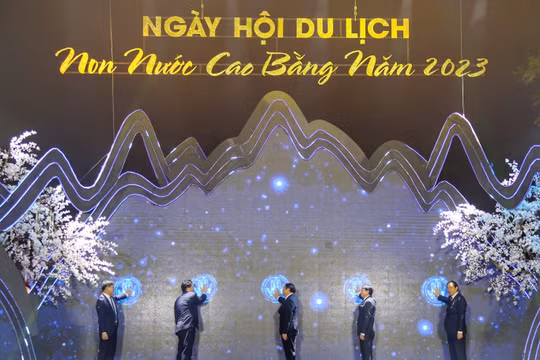 Khai mạc ngày hội Du lịch Non nước Cao Bằng tại Hà Nội năm 2023