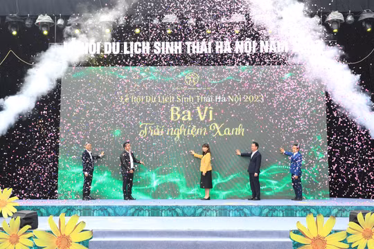 Du khách trải nghiệm Lễ hội du lịch sinh thái Hà Nội 2023 - Ba Vì trải nghiệm xanh