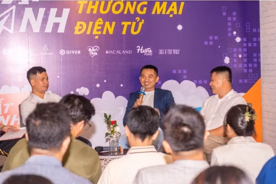 Cuốn sách chỉ dẫn chi tiết về kinh doanh trên thương mại điện tử tại Việt Nam