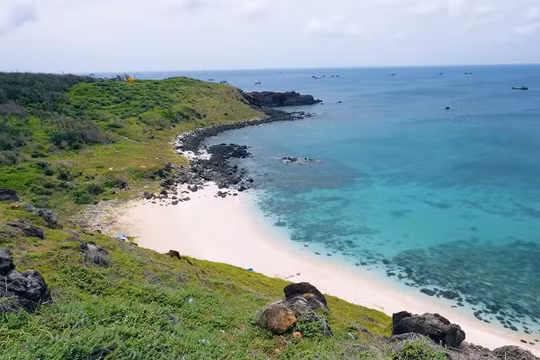Đảo Phú Quý - Viên ngọc xanh giữa biển khơi