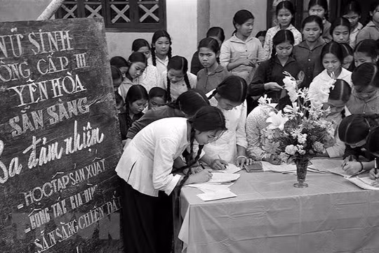 Bài 4: “Mỗi người làm việc bằng hai” - miền Bắc thi đua vì miền Nam ruột thịt