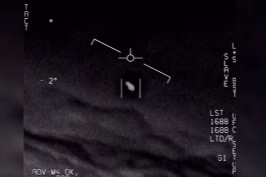 Mỹ theo dõi hơn 650 trường hợp nghi liên quan đến UFO