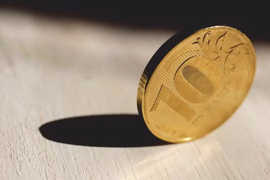 Đồng rúp trượt giá so với đồng euro