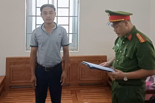 Bắt cán bộ huyện giả mạo chữ ký để hợp thức hóa giấy tờ mua bán đất