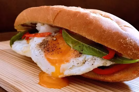 Bánh mì Việt Nam thêm một lần được ca ngợi, khuyên nên thưởng thức