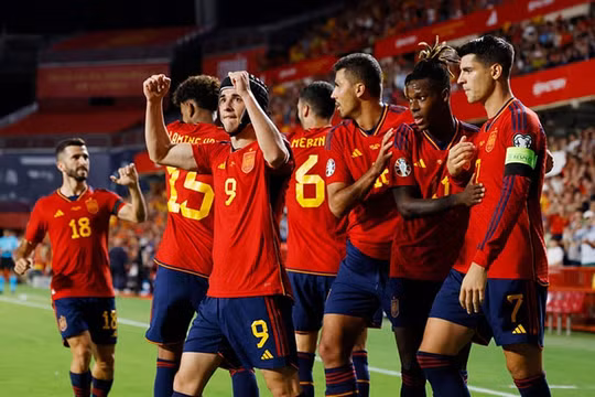 Vòng loại EURO 2024: Tây Ban Nha và Italia thể hiện đẳng cấp
