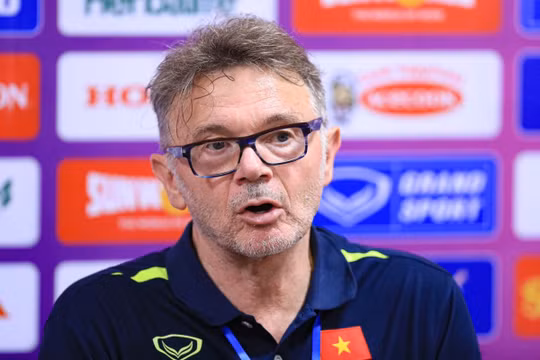 Huấn luyện viên Troussier khen ngợi các học trò, hướng tới World Cup 2026