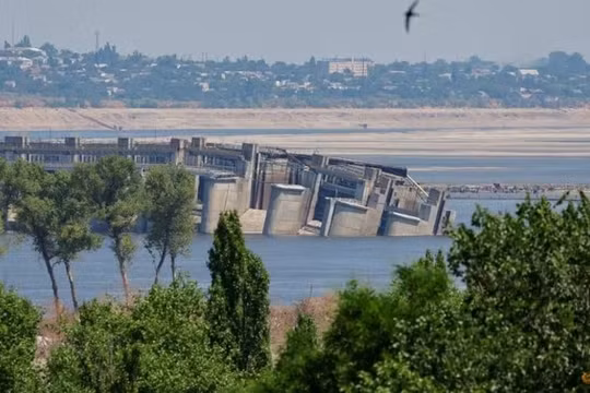 Nga ngăn Ukraine vượt sông Dnipro, tiếp tục tấn công thị trấn Avdiivka