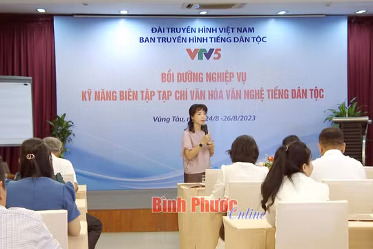 Bồi dưỡng kỹ năng biên tập tạp chí văn hóa văn nghệ tiếng dân tộc cho 9 đài PTTH