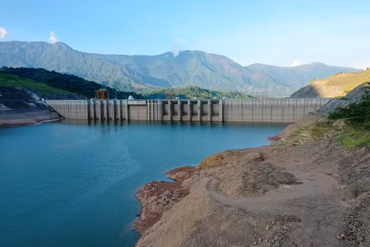 Ngày 10/6, có 9 nhà máy thủy điện phải phát điện cầm chừng với cột nước, công suất thấp