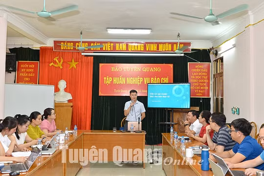 Báo Tuyên Quang tổ chức lớp tập huấn về phương pháp viết tin bài chuẩn SEO