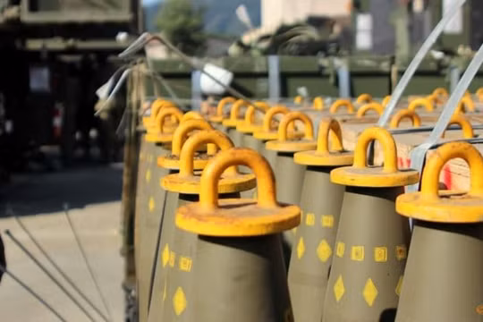 Các nghị sĩ Mỹ nêu quan ngại về việc gửi bom chùm cho Ukraine