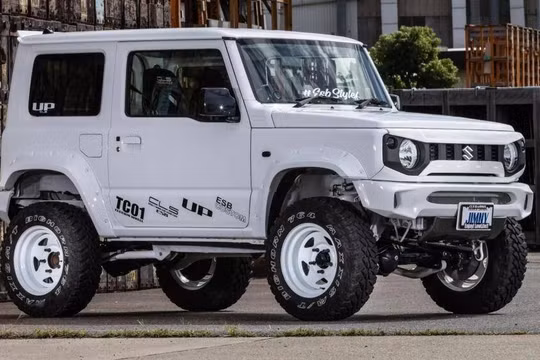 Suzuki Jimny nổi bật hơn với gói độ ngoại thất