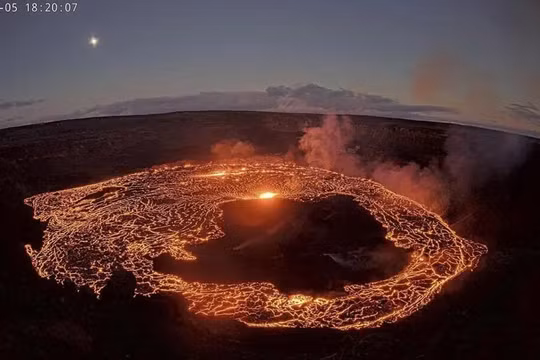Núi lửa Kilauea ở Hawaii phun trào trở lại