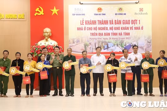 Bộ Công an bàn giao 600 ngôi nhà cho người nghèo, người khó khăn ở Hà Tĩnh