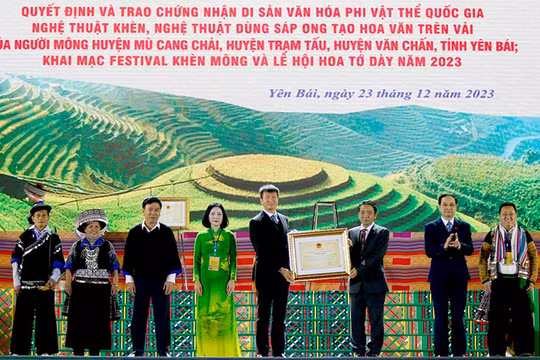 Khai mạc Festival Khèn Mông và Lễ hội hoa Tớ Dày tỉnh Yên Bái