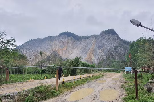 Lên núi đặt mìn nổ đá, một công nhân ngã tử vong ở Quảng Bình