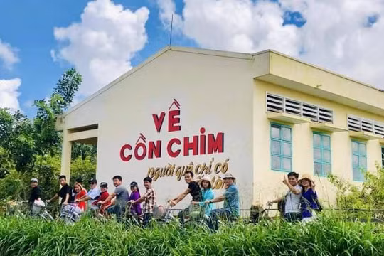 Du lịch thích ứng biến đổi khí hậu ở Cồn Chim
