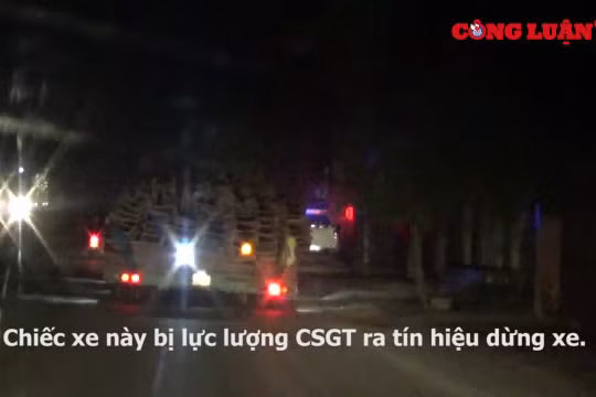 Thanh Hoá: Tạm giữ xe chở sắt siêu dài trên Quốc lộ 1A