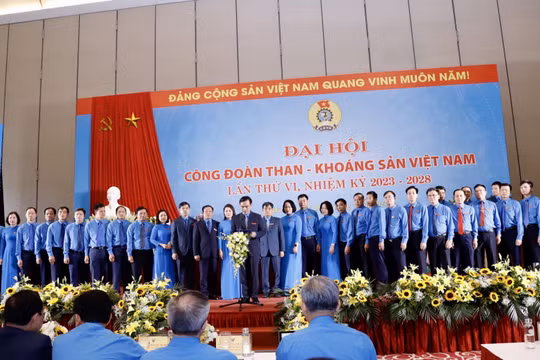 Ông Lê Thanh Xuân tái đắc cử Chủ tịch Công đoàn Than Khoáng sản Việt Nam nhiệm kỳ 2023 -2028