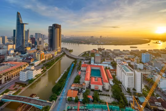 Trong dòng chảy của mùa xuân