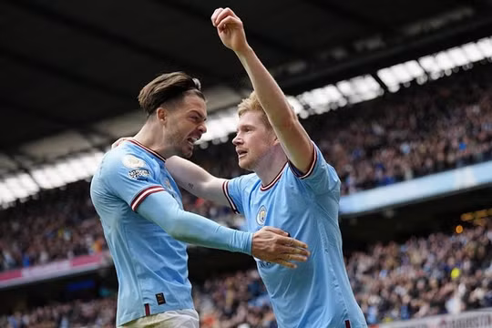 Vắng Erling Haaland, Man City vẫn thắng vùi dập Liverpool