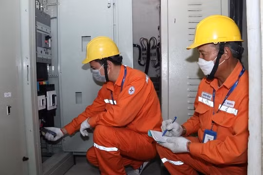 Sản xuất điện gặp khó, chưa có kế hoạch cắt điện trong tháng 6 ở miền Bắc
