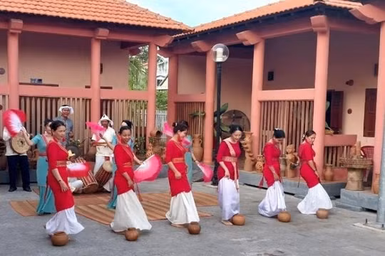 Phát triển du lịch vùng đồng bào Chăm ở Ninh Thuận