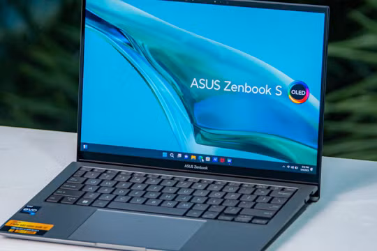 ASUS Zenbook S 13 OLED đã có mặt tại Việt Nam