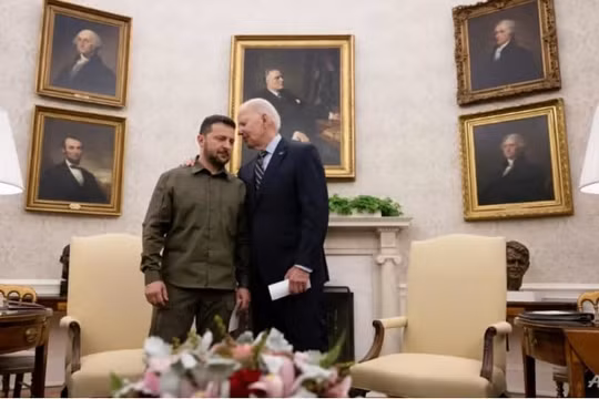 Tổng thống Zelenskyy được ông Biden cam kết hỗ trợ, nhưng bị cảnh báo về viễn cảnh xấu