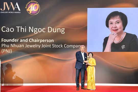 “Nữ tướng ngành kim hoàn” Việt Nam được vinh danh Extraordiany 40 tại JWA 2023