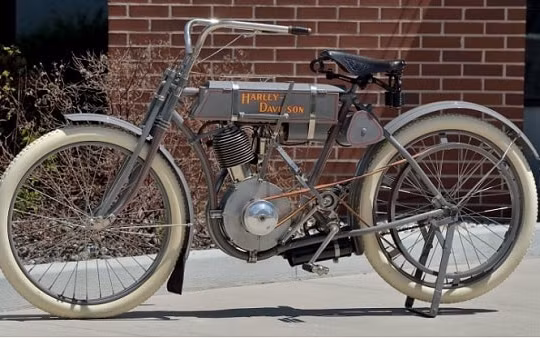 Mô tô cổ Harley-Davidson đời 1908 vừa được đấu giá thành công với mức giá không tưởng