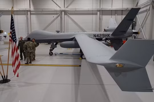 Va chạm với tiêm kích Su-27 của Nga, UAV Mỹ rơi xuống Biển Đen