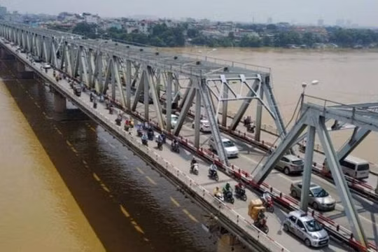 Hà Nội: Tổ chức lại giao thông cho phương tiện di chuyển qua cầu Chương Dương