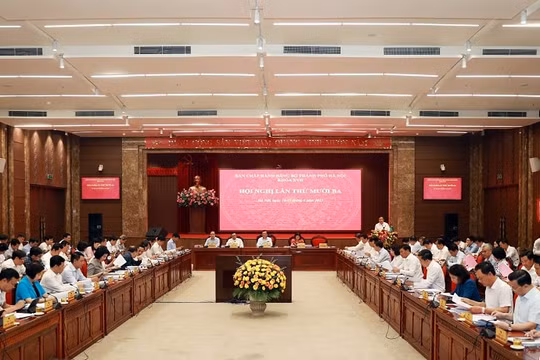 Ban Chấp hành Đảng bộ TP Hà Nội bàn giải pháp đột phá phát triển kinh tế-xã hội
