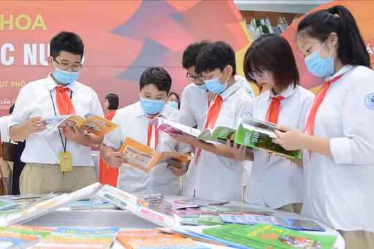 Nhà xuất bản Giáo dục Việt Nam công bố giá sách giáo khoa mới lớp 4, 8, 11