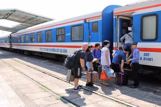 Hành khách đi tàu tăng kỷ lục trong năm 2024