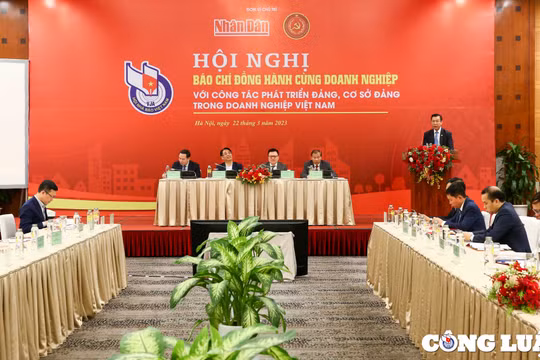 Phát huy vai trò của báo chí trong công tác tuyên truyền phát triển Đảng, cơ sở Đảng trong doanh nghiệp