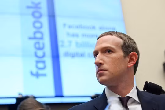 Ông chủ Facebook bị kiện vì không giải quyết nạn buôn bán tình dục trẻ em