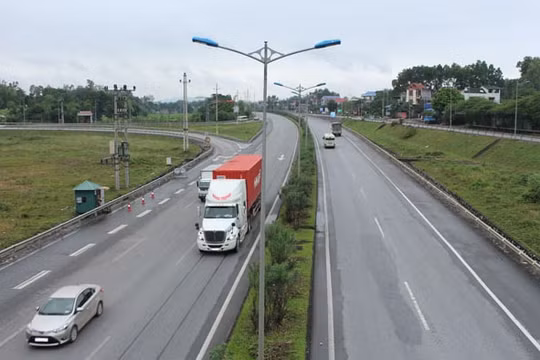 Đường gom phía Nam cao tốc Hà Nội - Thái Nguyên rộng 16m