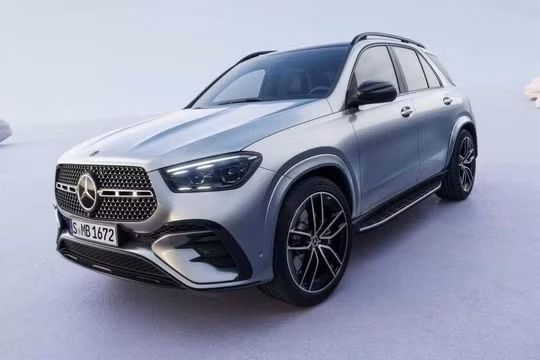 Mercedes-Benz GLE 2024 trình làng với phiên bản hybrid sạc điện mới
